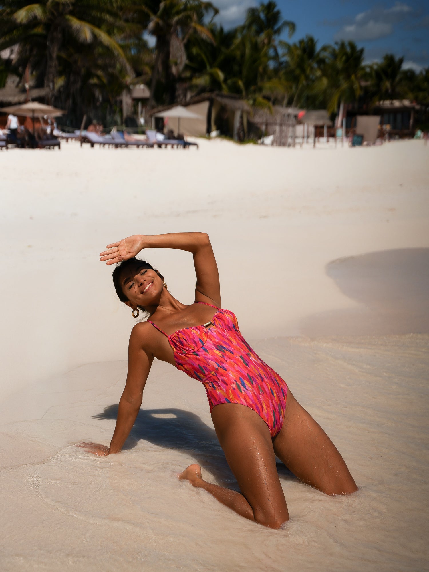 SWIMSUIT WITH SOUTIE-SIDEN BALCONETTE PLUMAS