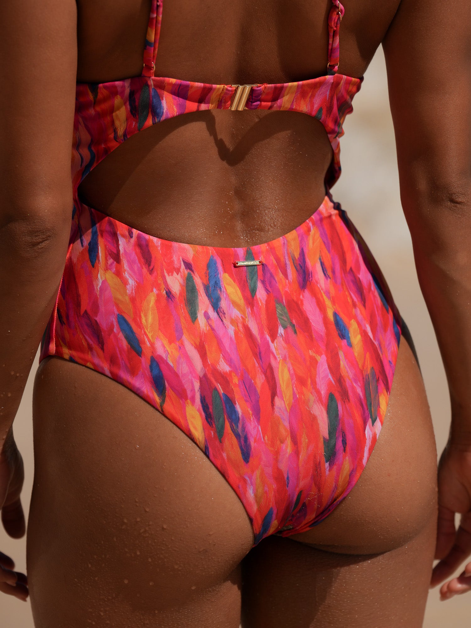 SWIMSUIT WITH SOUTIE-SIDEN BALCONETTE PLUMAS